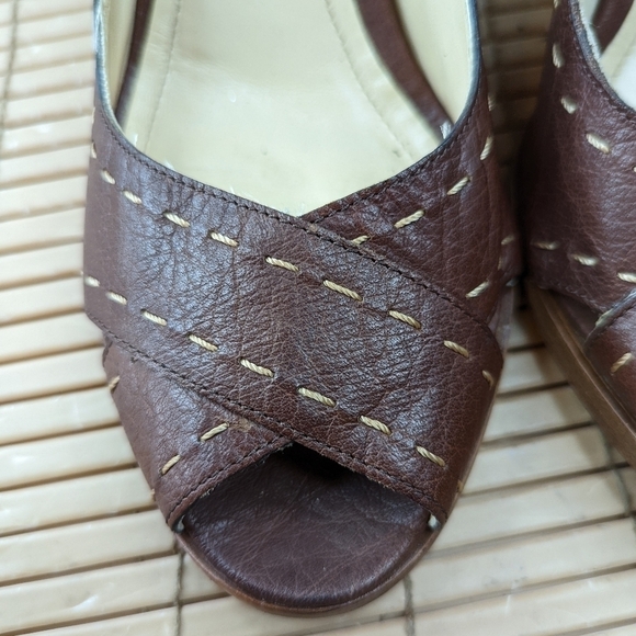 Coach "Clarice" women's sz 10 B brown Leather bold white cord Stitched Peep To - Picture 7 of 10